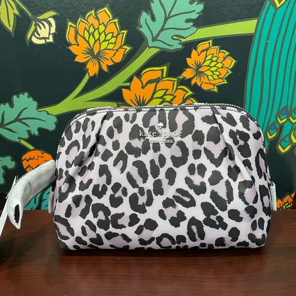NWT Kate Spade Chelsea Spotted Leopard Cosmetic Pouch - Picture 2 of 7